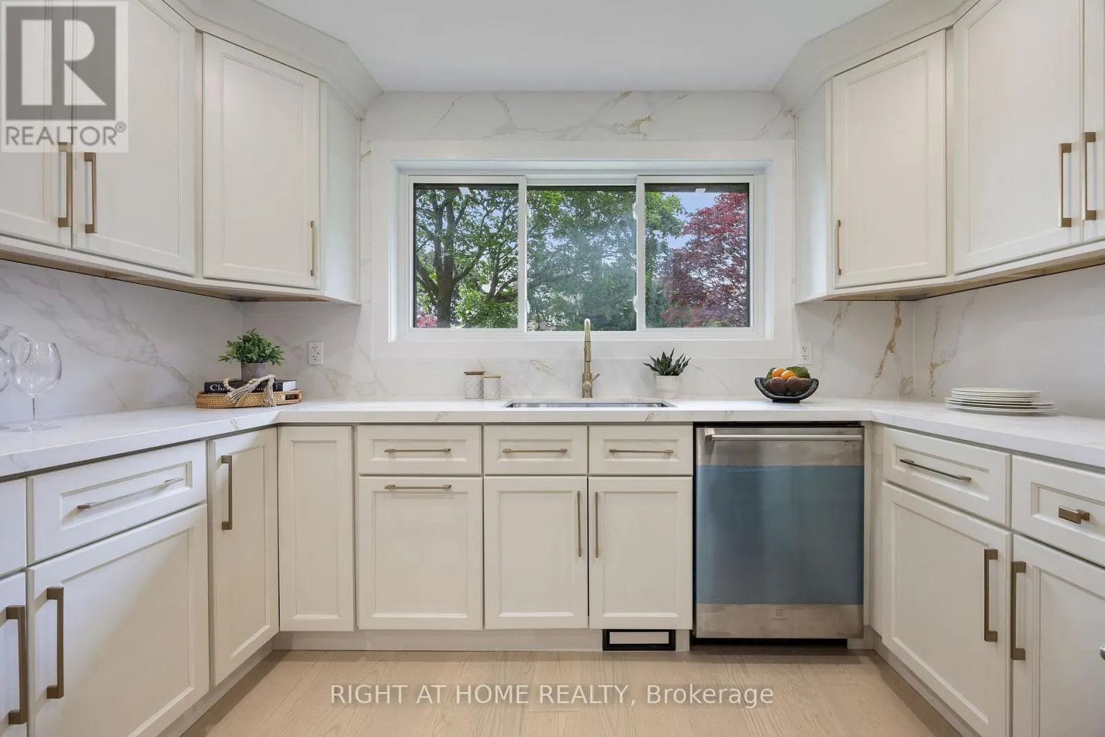 3049 GOLDEN ORCHARD DRIVE
