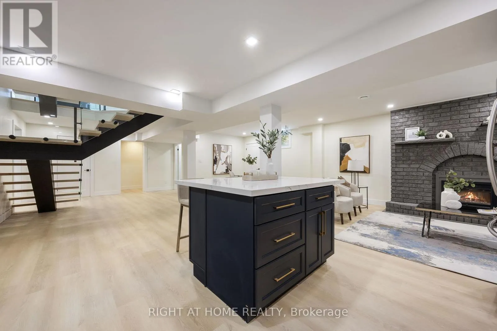 3049 GOLDEN ORCHARD DRIVE