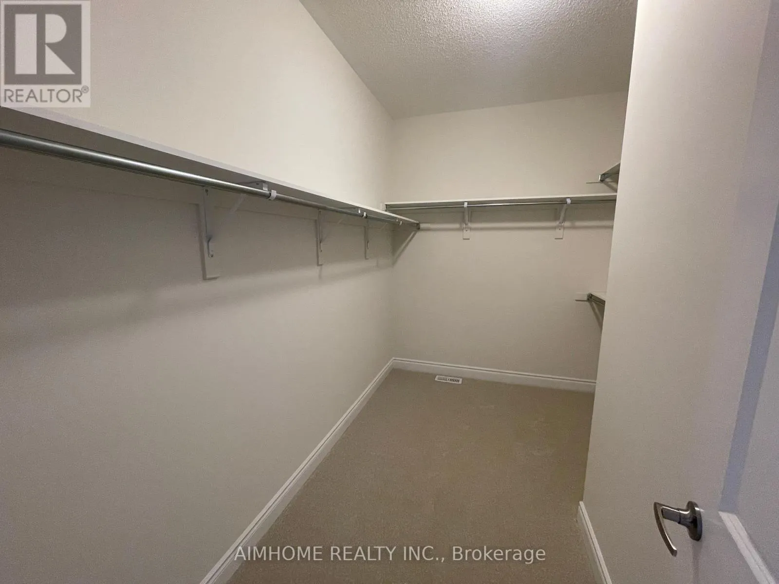3453 MOSLEY GATE S