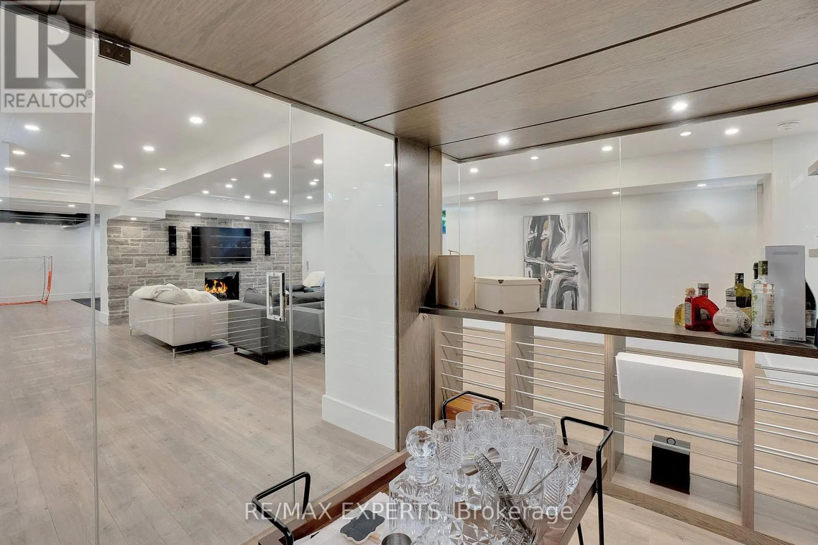 7 WOODVALLEY DRIVE