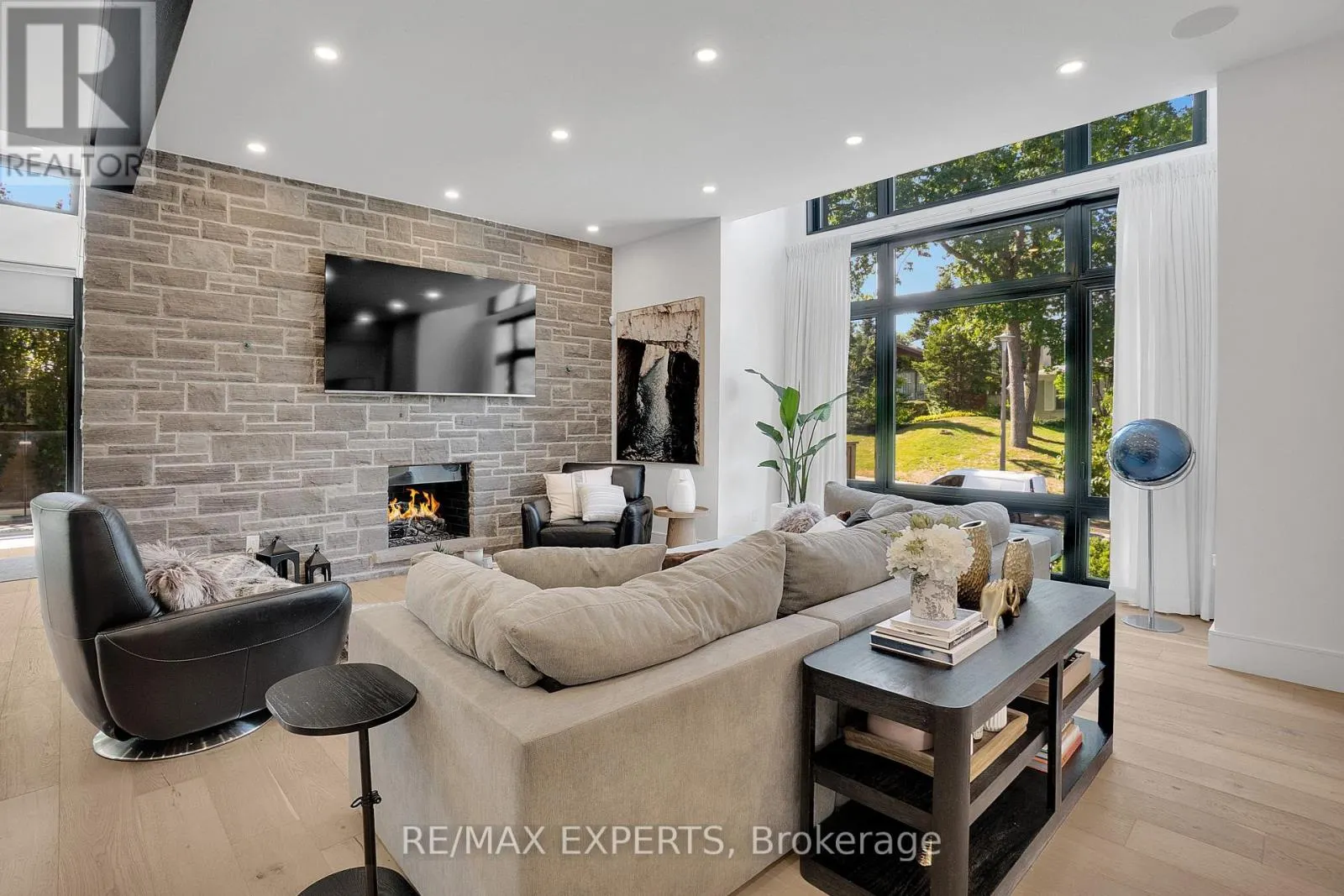7 WOODVALLEY DRIVE