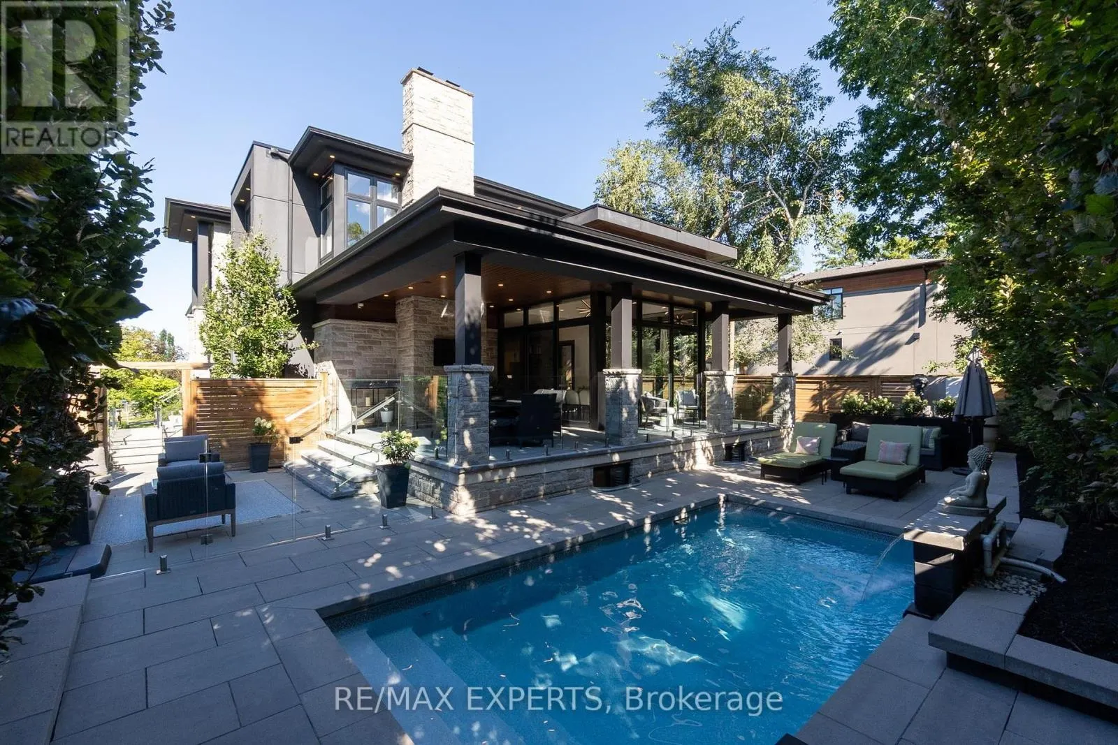 7 WOODVALLEY DRIVE