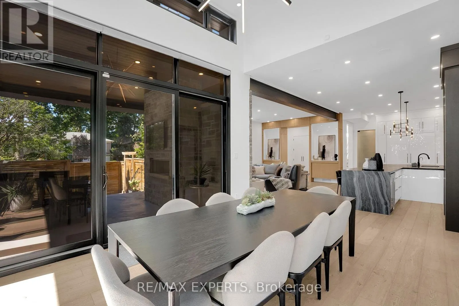 7 WOODVALLEY DRIVE