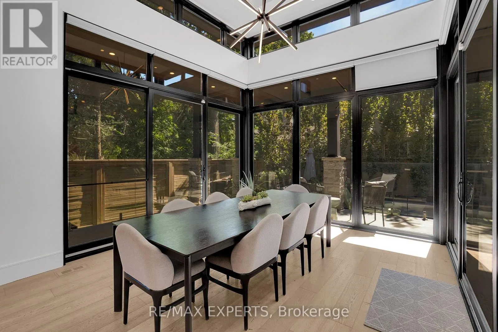 7 WOODVALLEY DRIVE