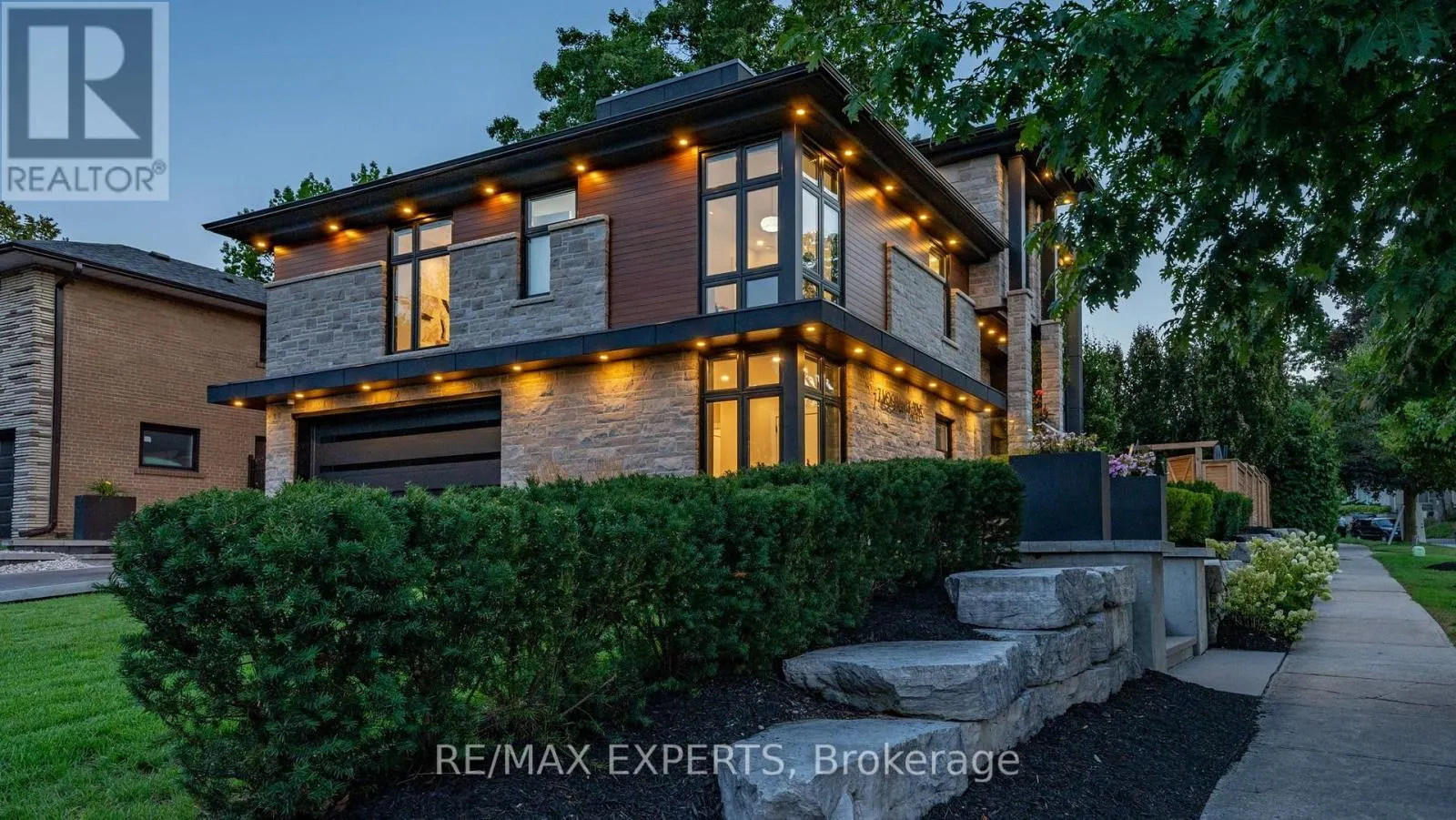 7 WOODVALLEY DRIVE
