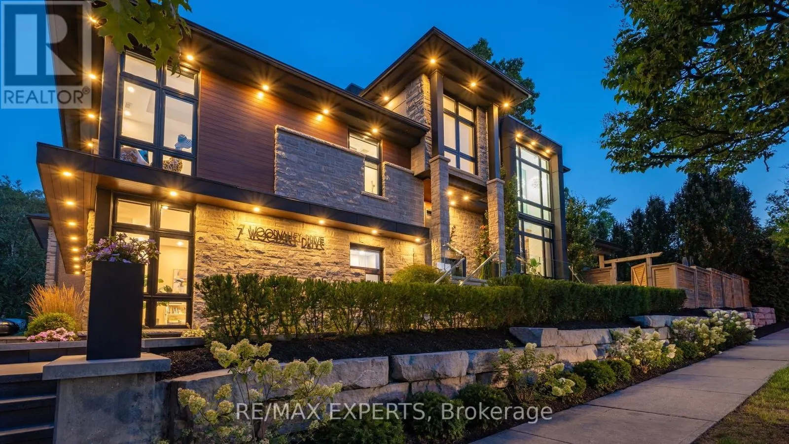 7 WOODVALLEY DRIVE