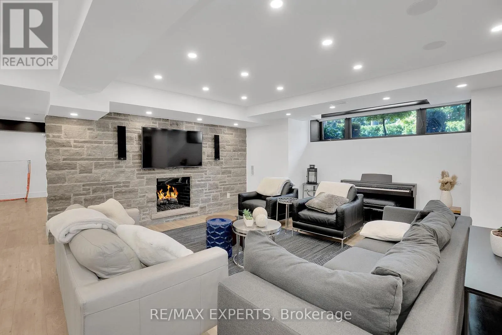 7 WOODVALLEY DRIVE