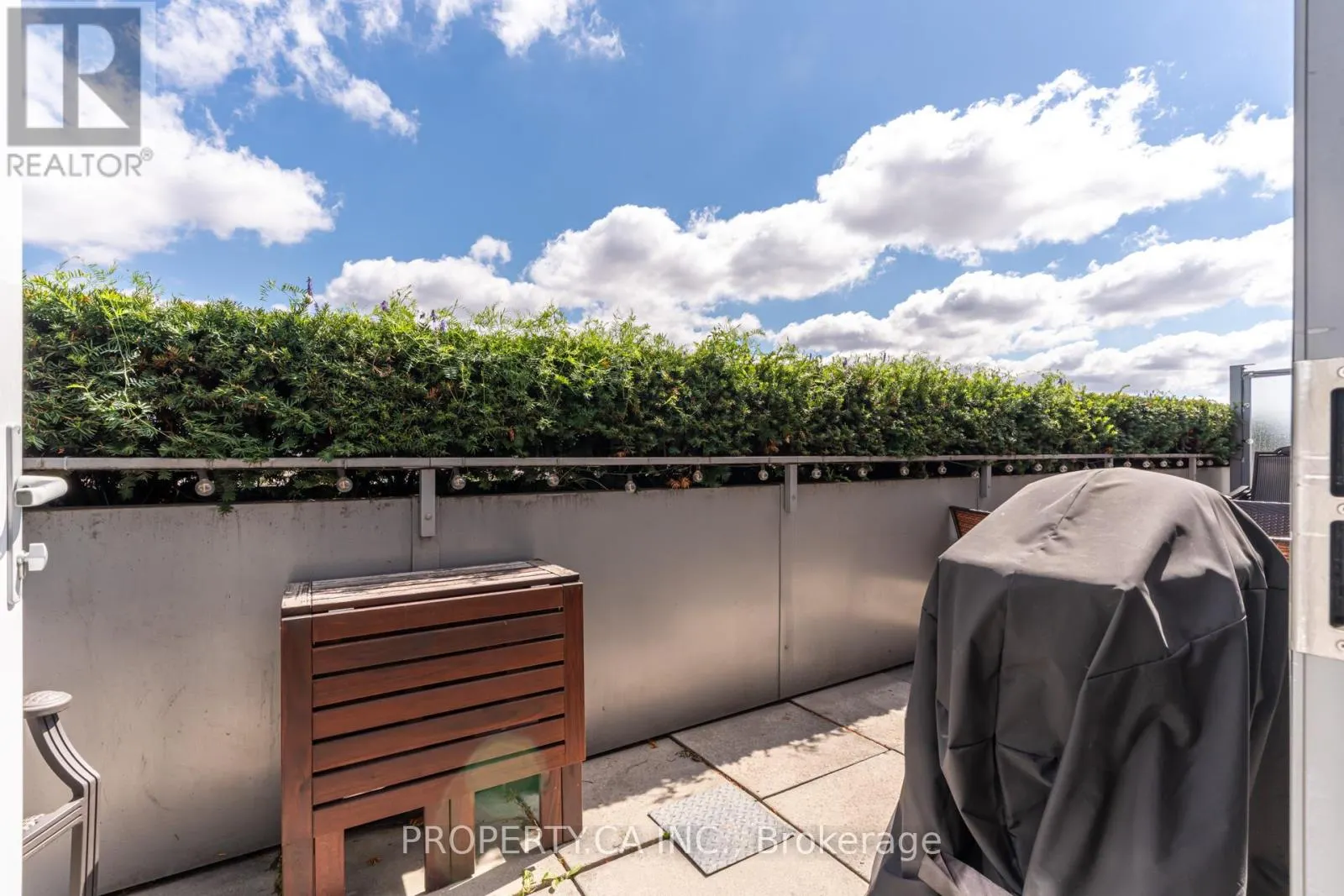 1111 - 15 JAMES FINLAY WAY