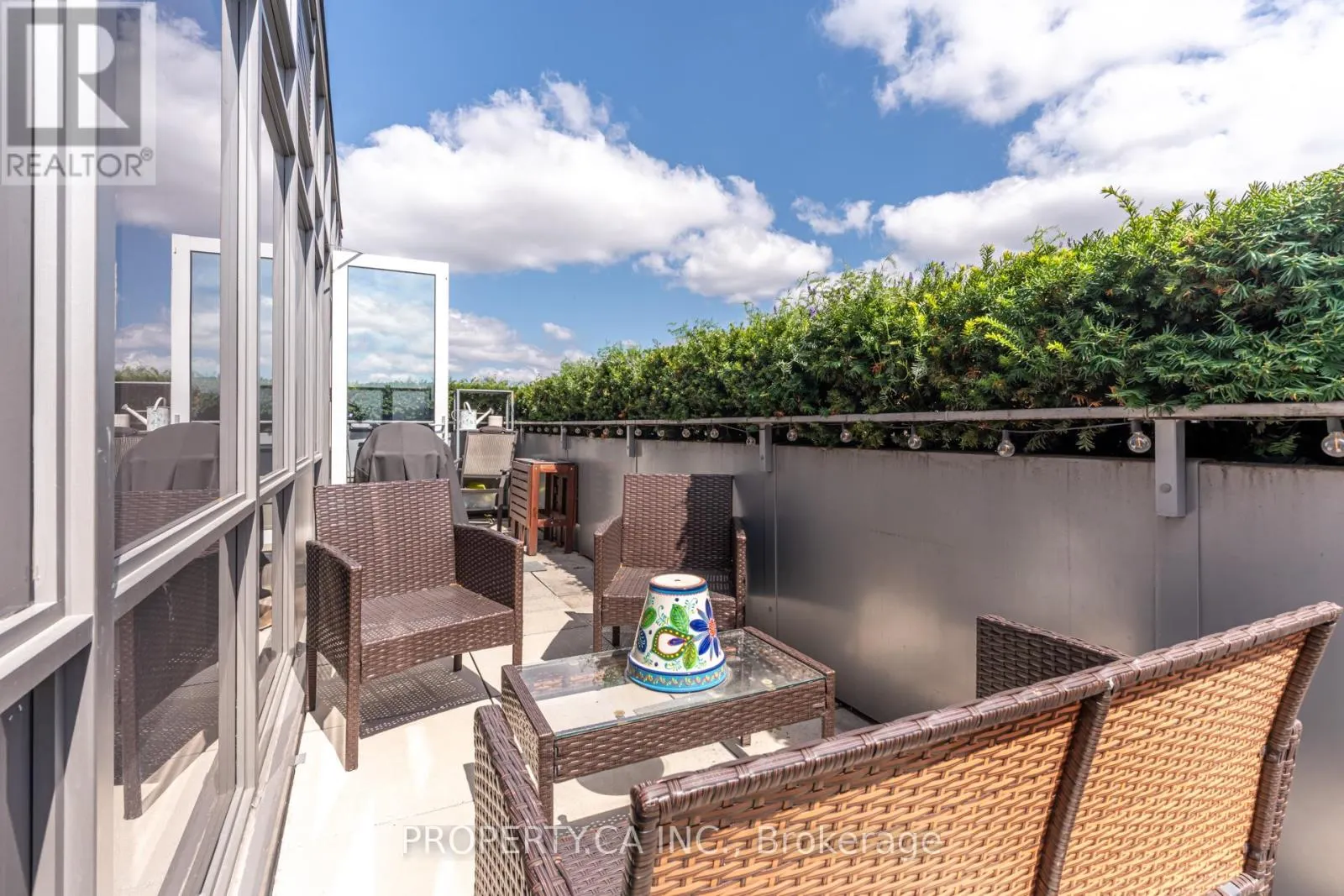 1111 - 15 JAMES FINLAY WAY