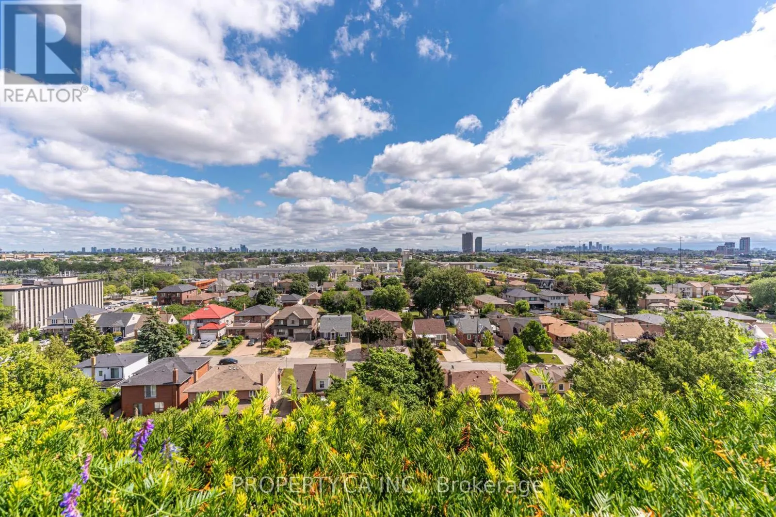 1111 - 15 JAMES FINLAY WAY