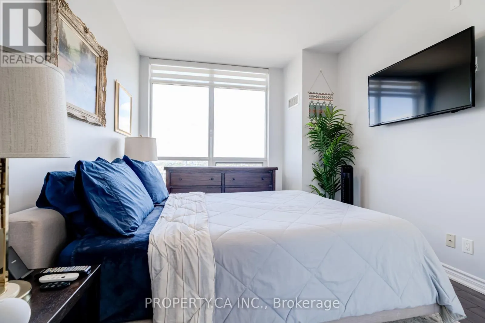 1111 - 15 JAMES FINLAY WAY