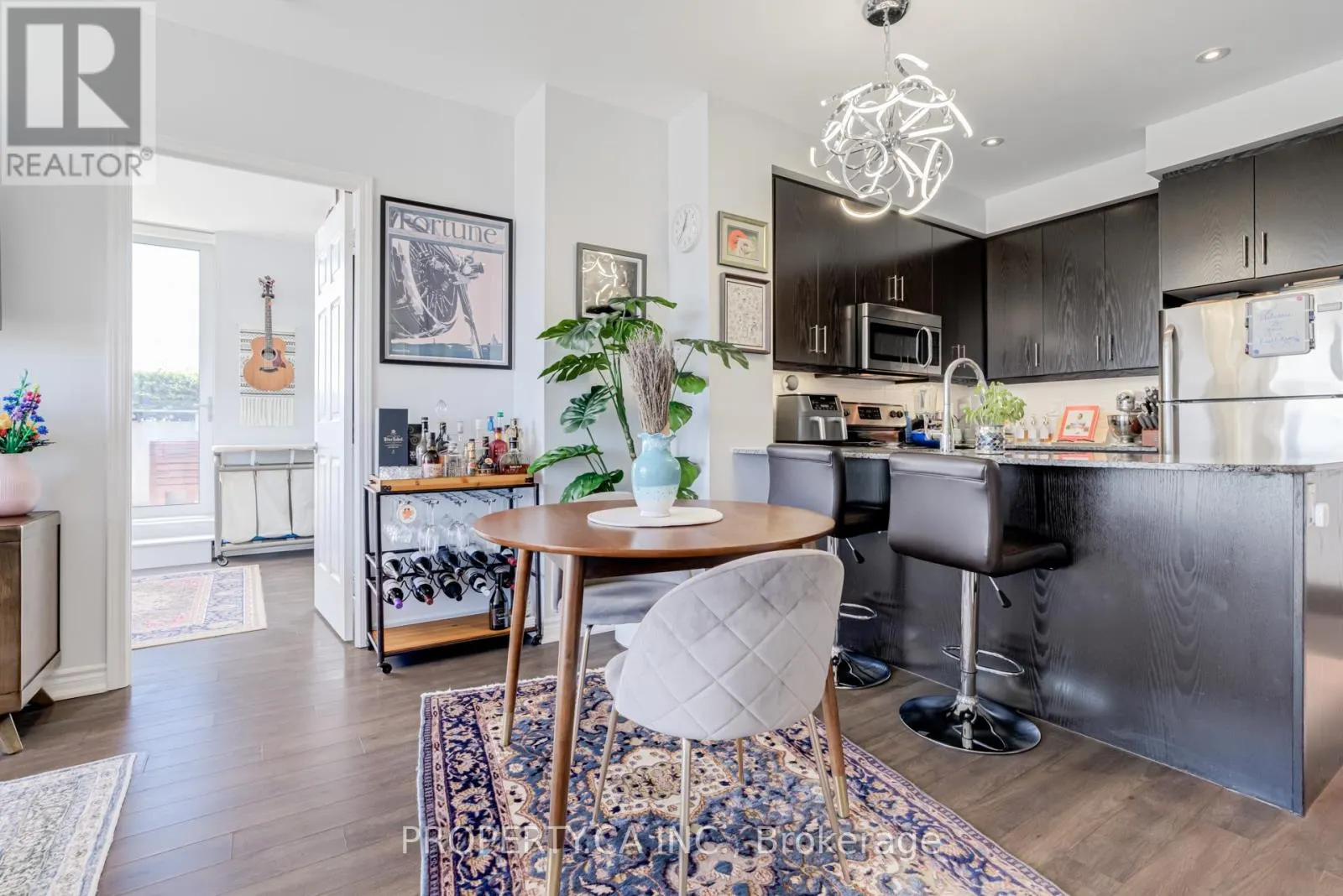 1111 - 15 JAMES FINLAY WAY