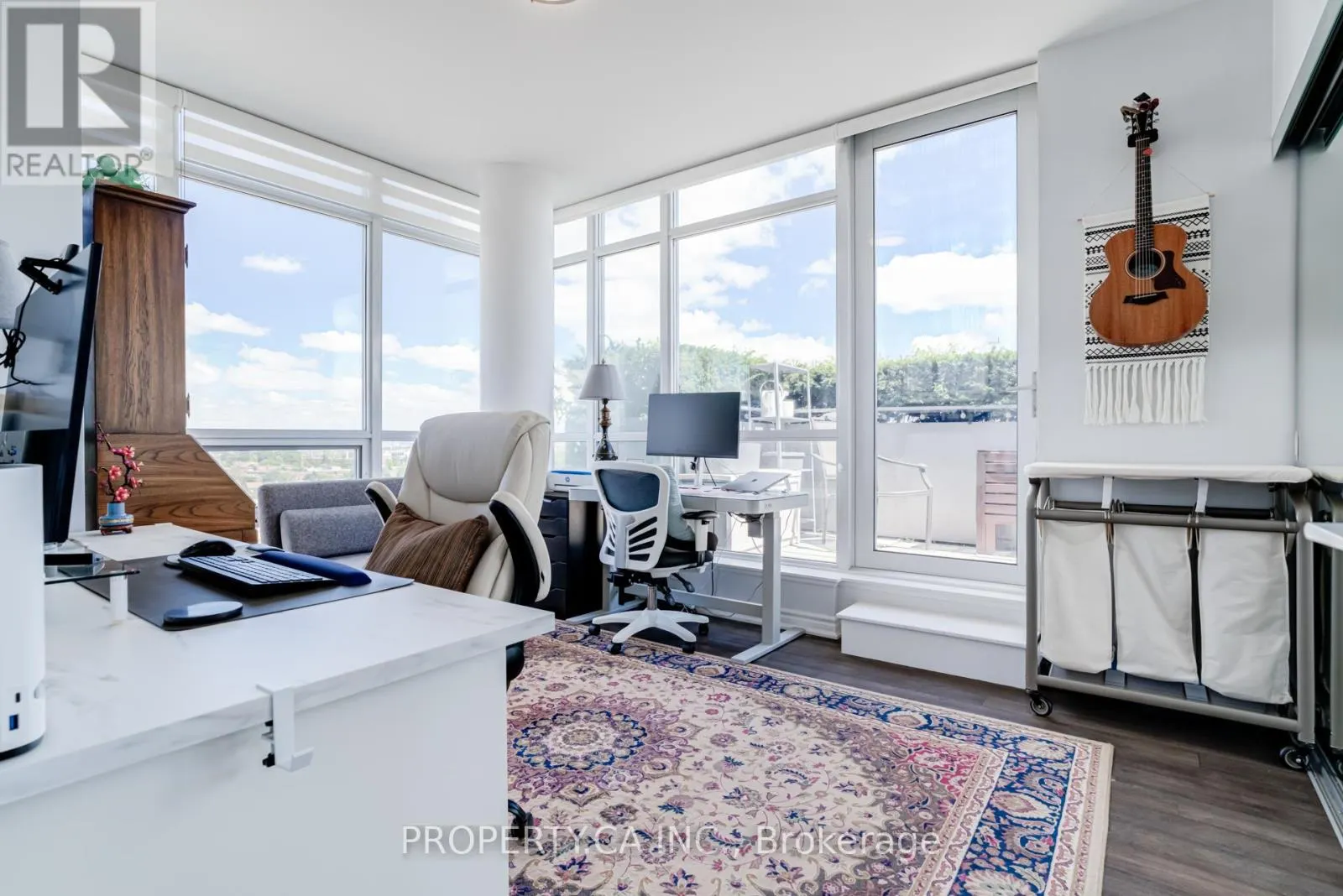 1111 - 15 JAMES FINLAY WAY