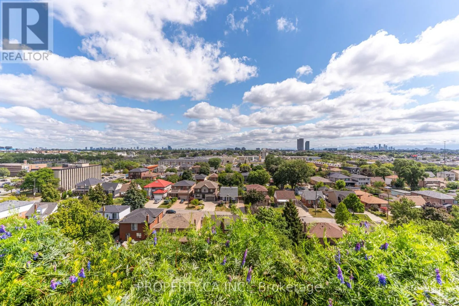 1111 - 15 JAMES FINLAY WAY