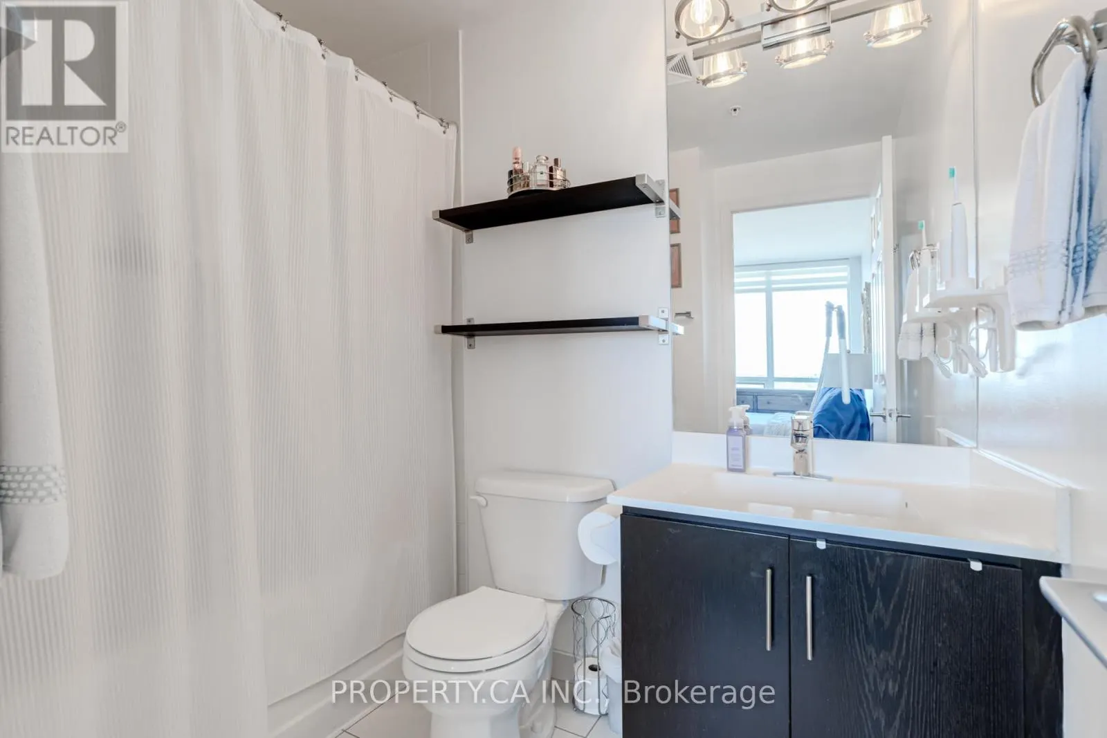 1111 - 15 JAMES FINLAY WAY