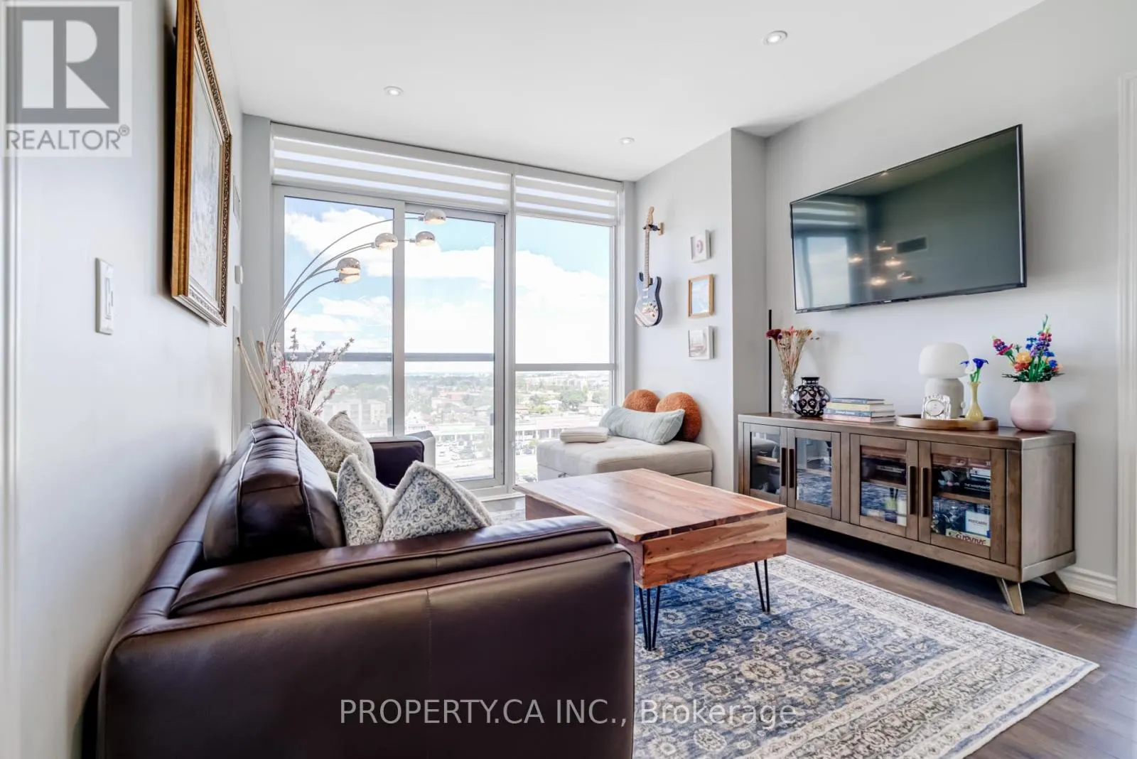 1111 - 15 JAMES FINLAY WAY