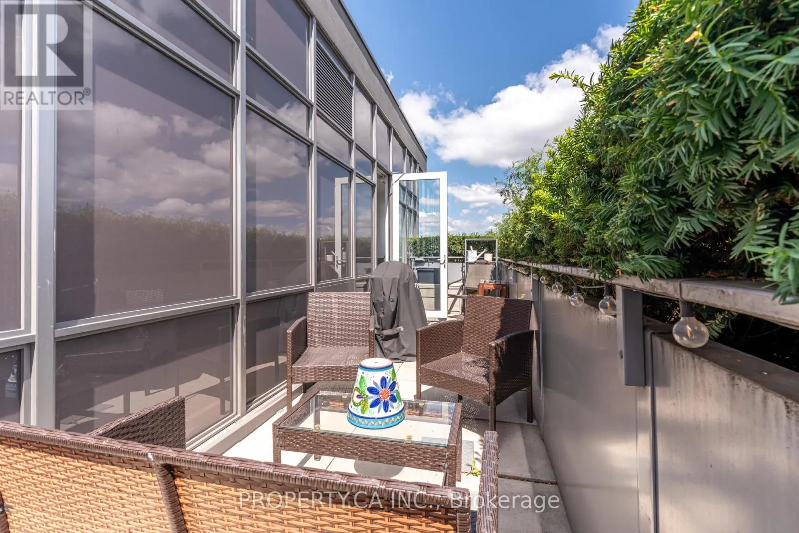1111 - 15 JAMES FINLAY WAY