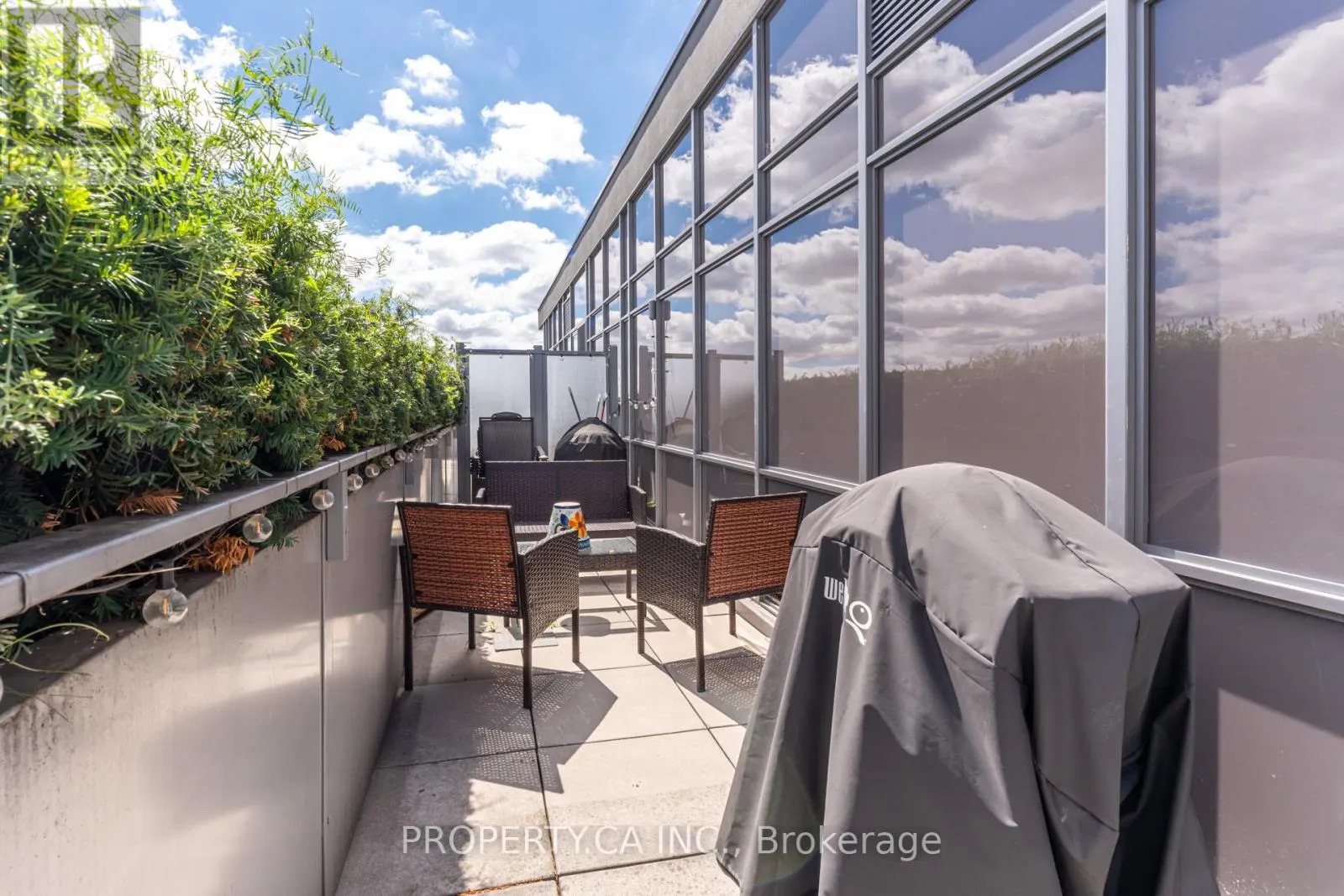 1111 - 15 JAMES FINLAY WAY