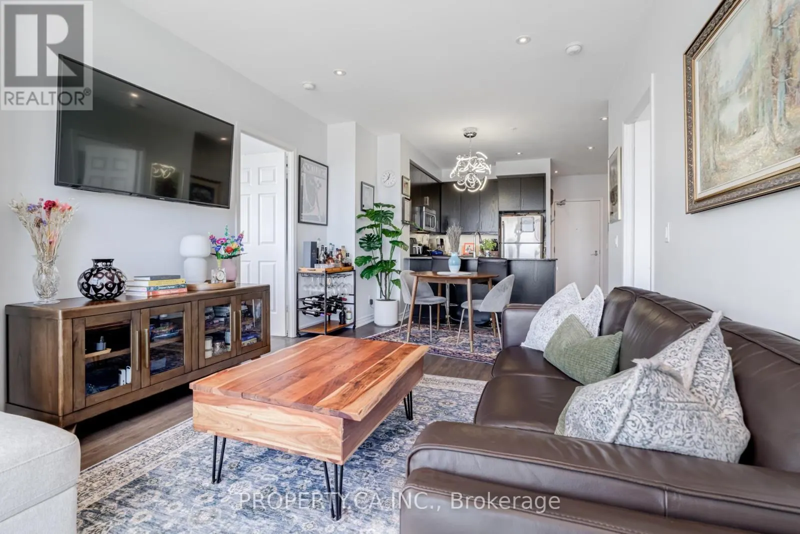 1111 - 15 JAMES FINLAY WAY