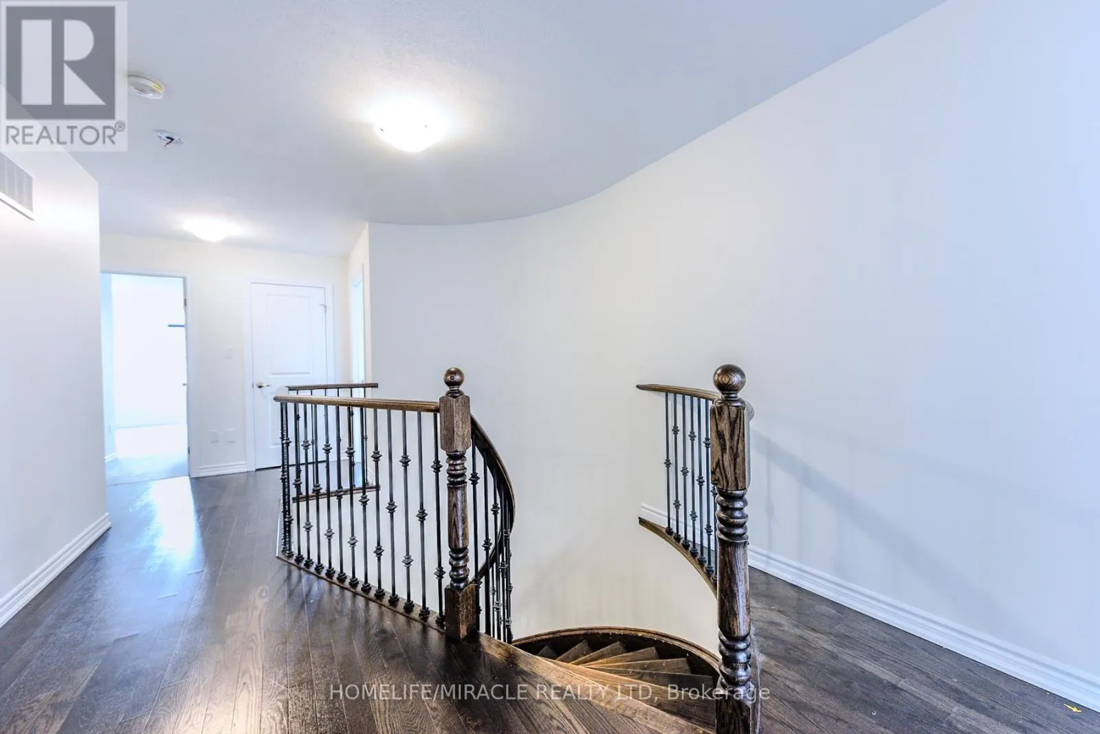 61 BUCKSAW STREET