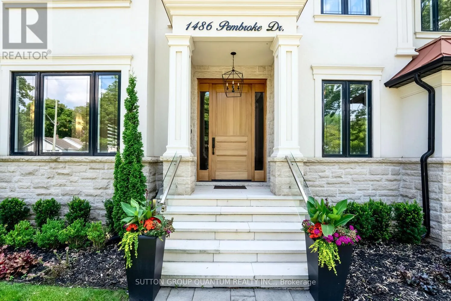 1486 PEMBROKE DRIVE