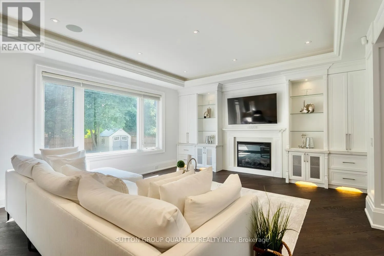 1486 PEMBROKE DRIVE