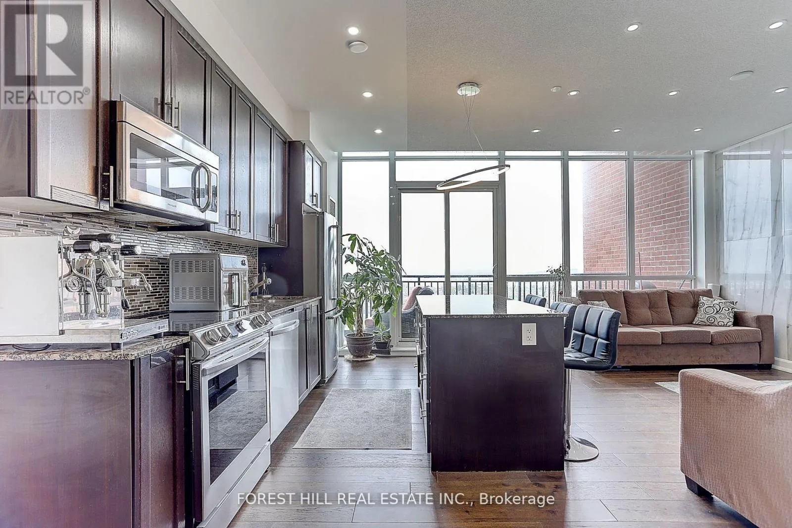 2121 - 800 LAWRENCE AVENUE W
