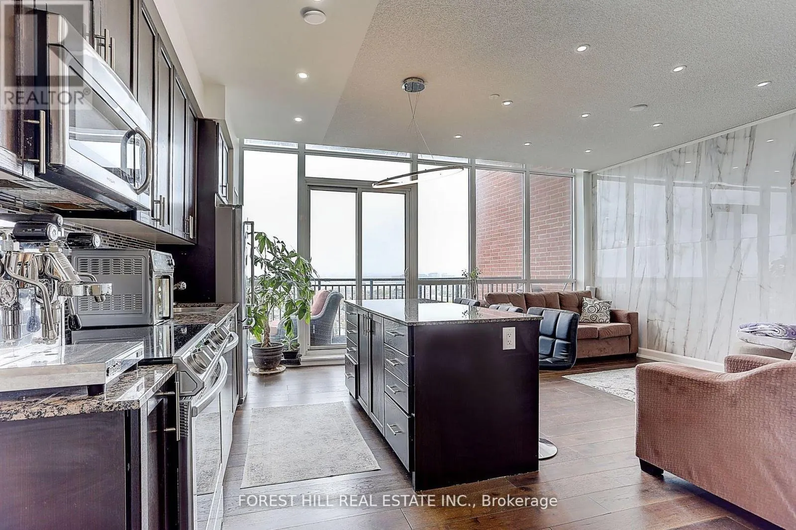 2121 - 800 LAWRENCE AVENUE W