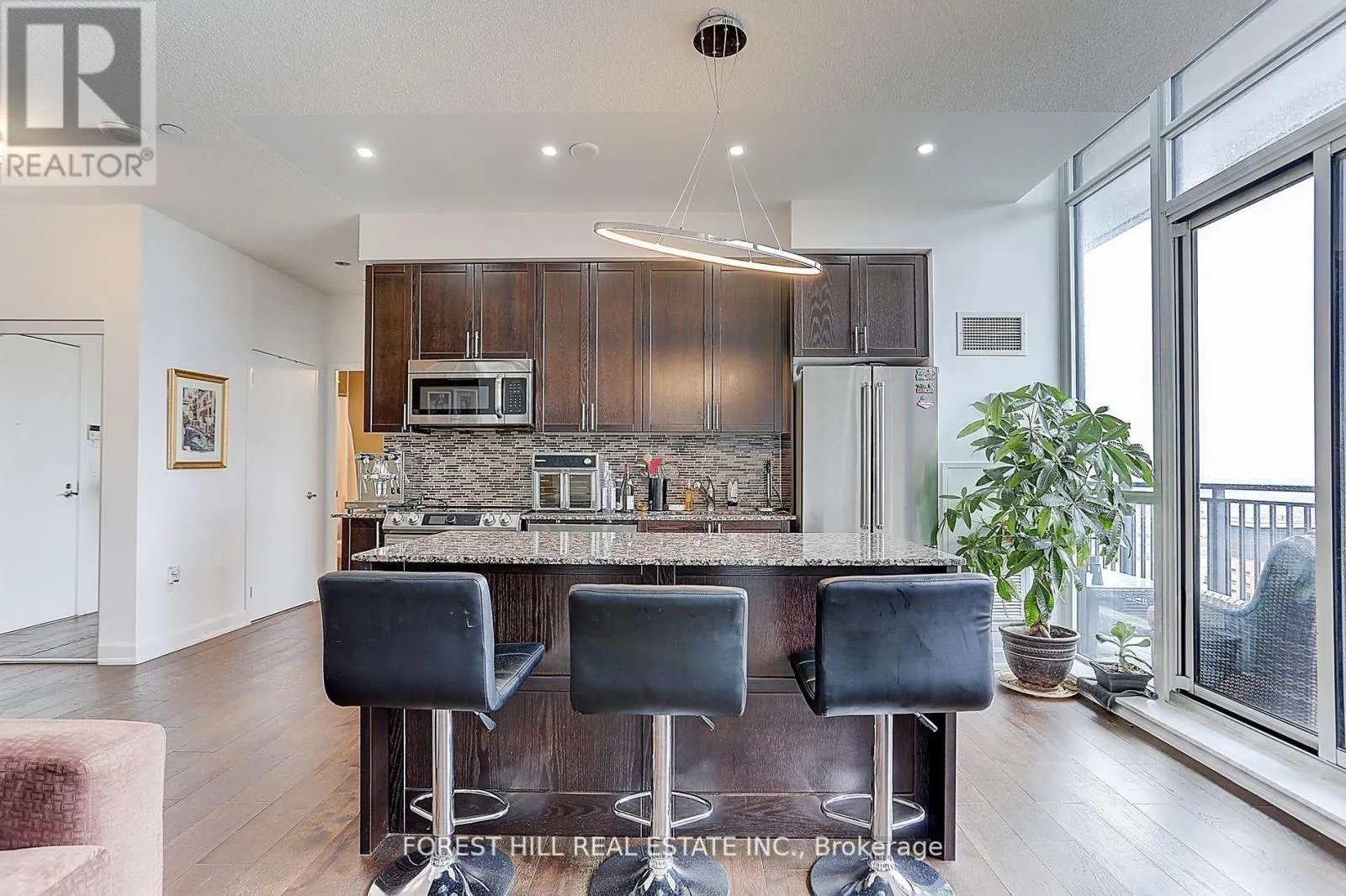 2121 - 800 LAWRENCE AVENUE W