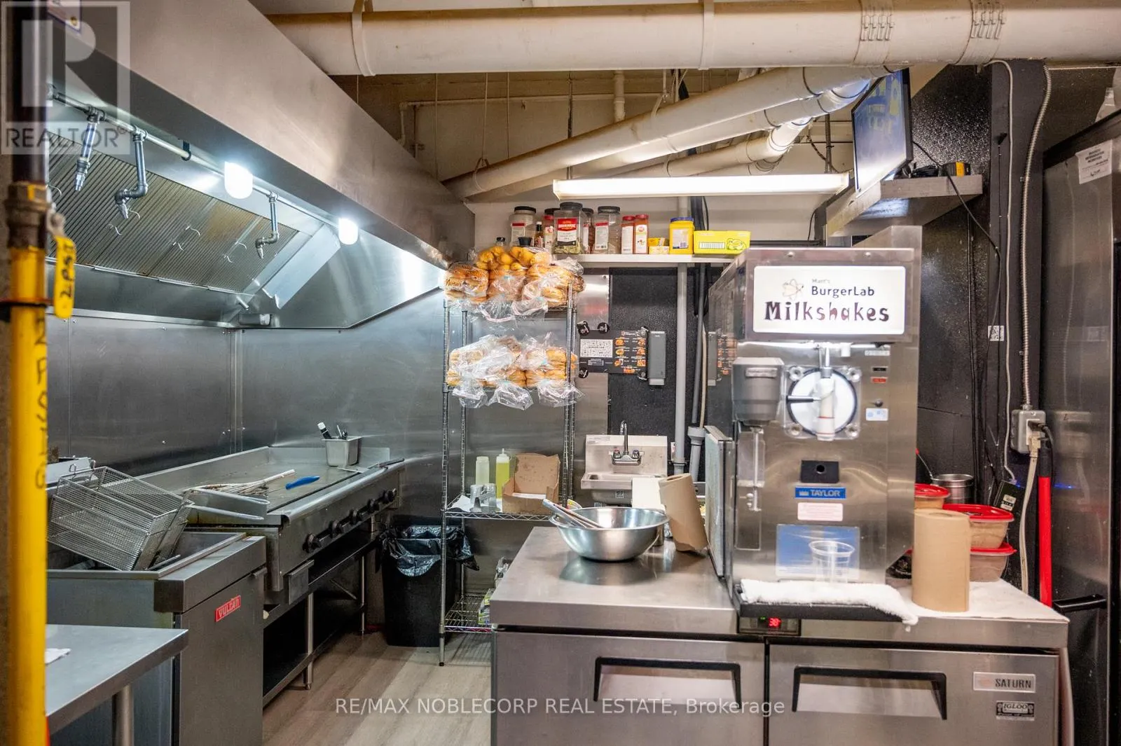 1205 QUEEN STREET W