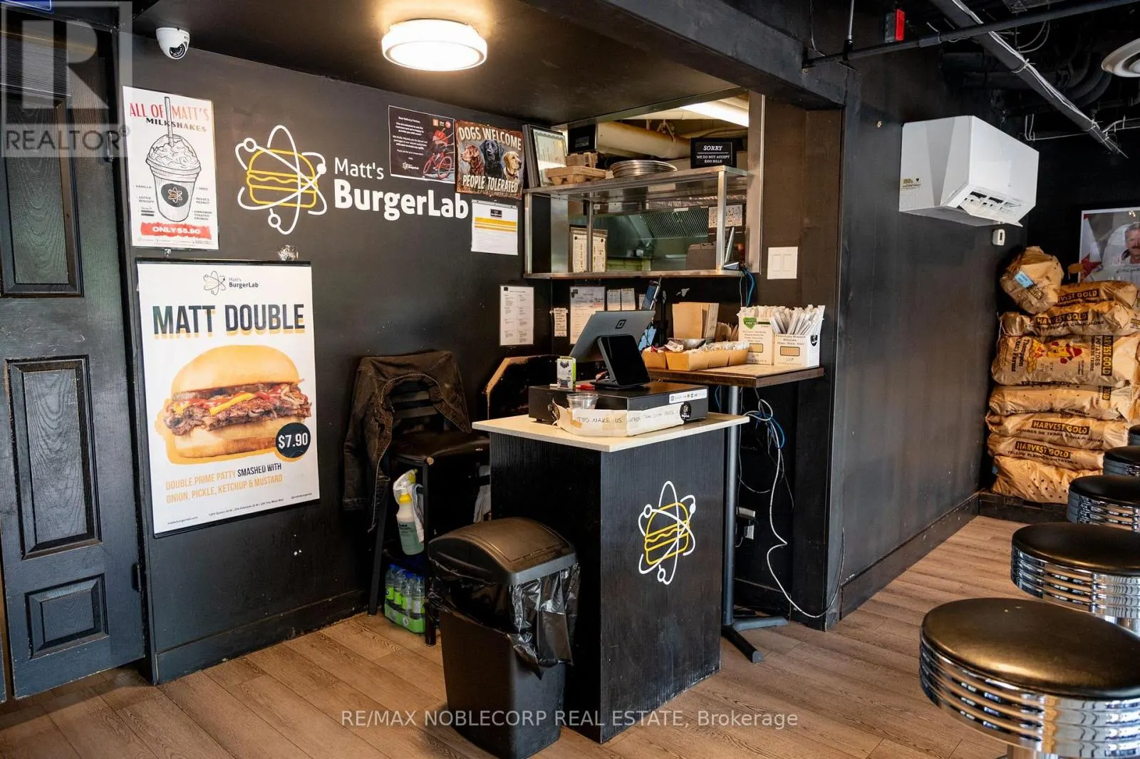 1205 QUEEN STREET W