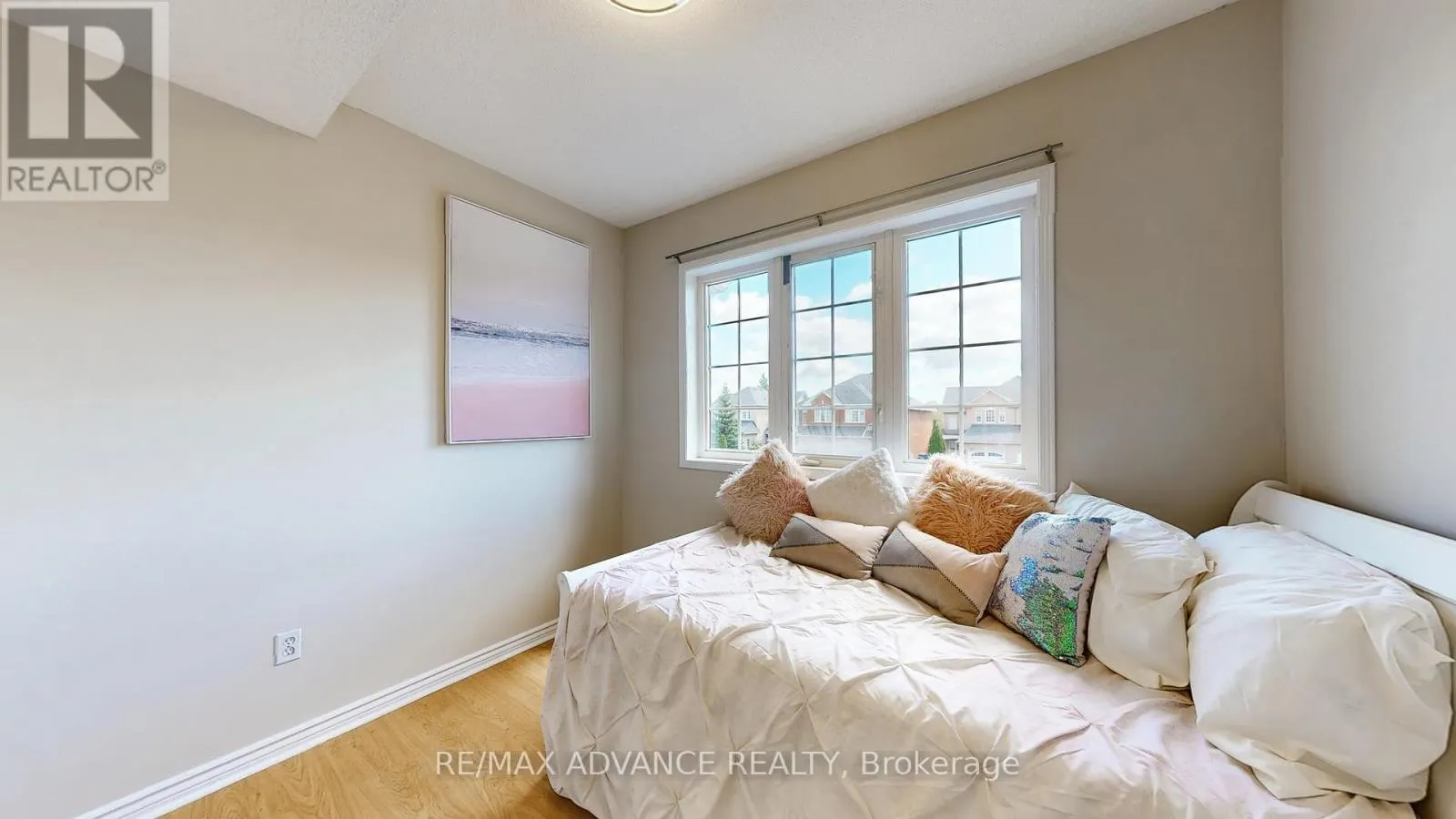 7560 BLACK WALNUT TRAIL