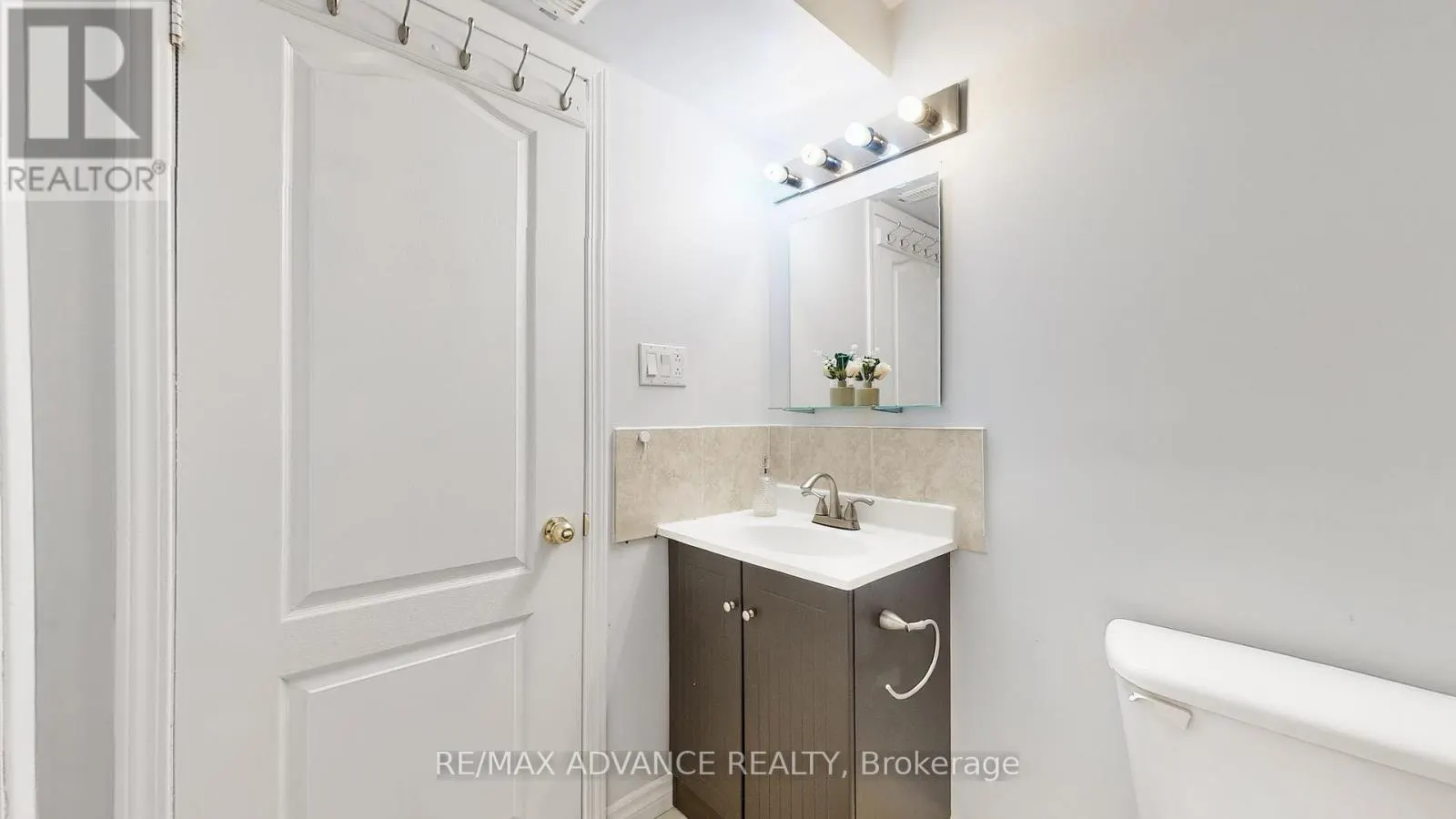 7560 BLACK WALNUT TRAIL