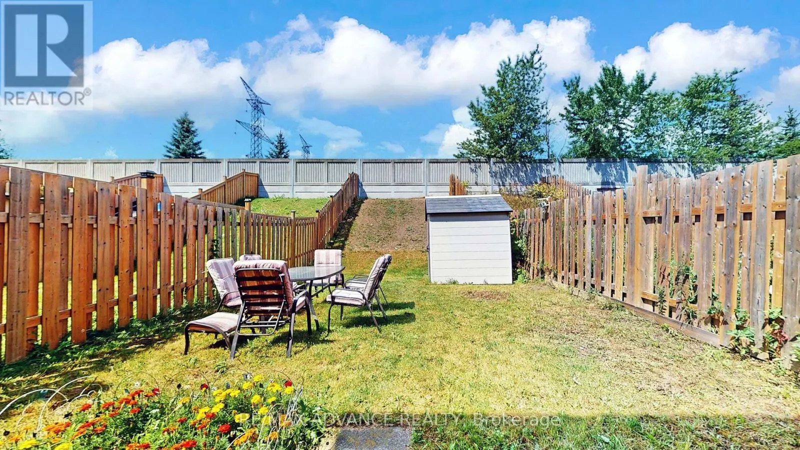 7560 BLACK WALNUT TRAIL
