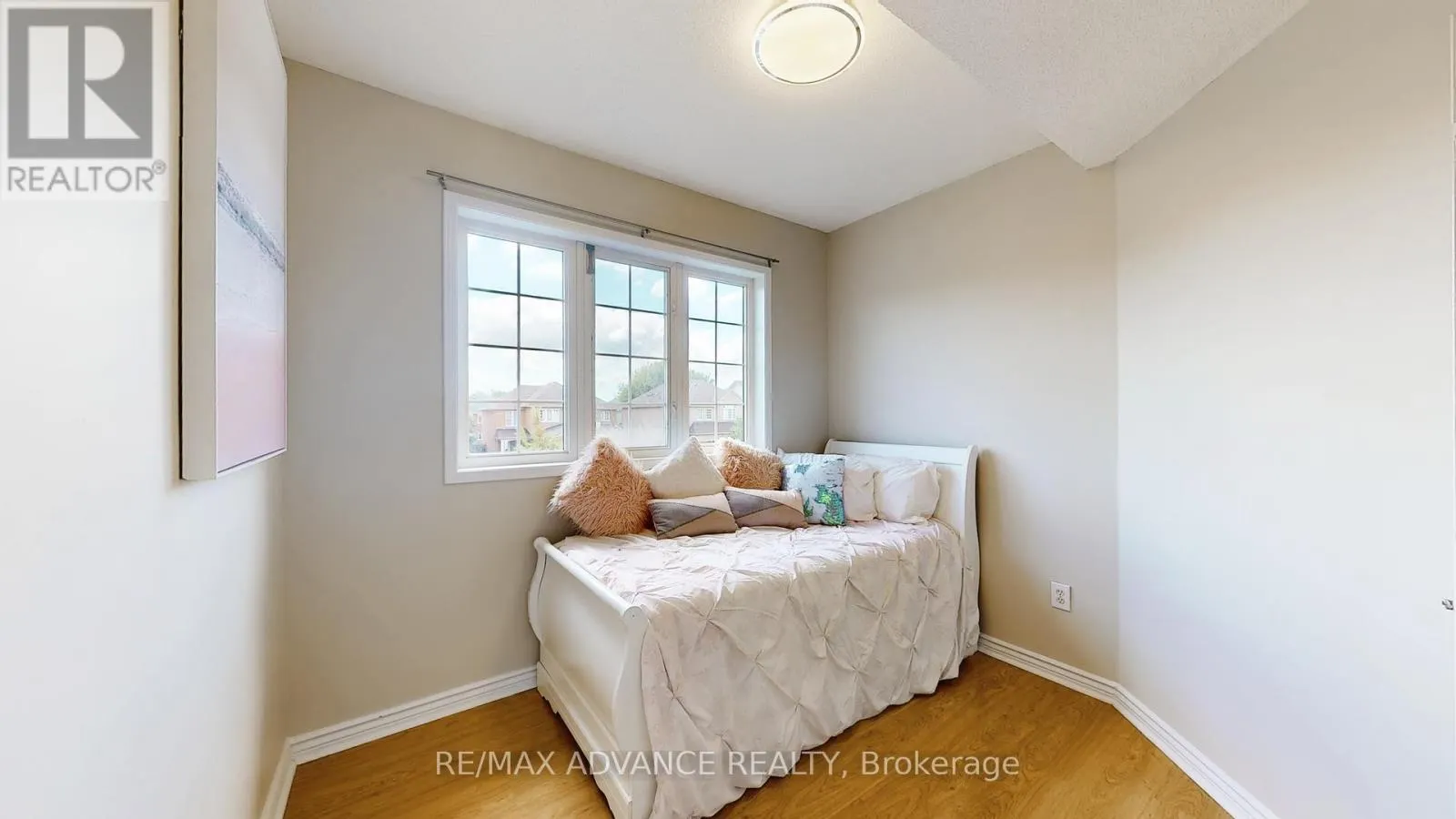 7560 BLACK WALNUT TRAIL