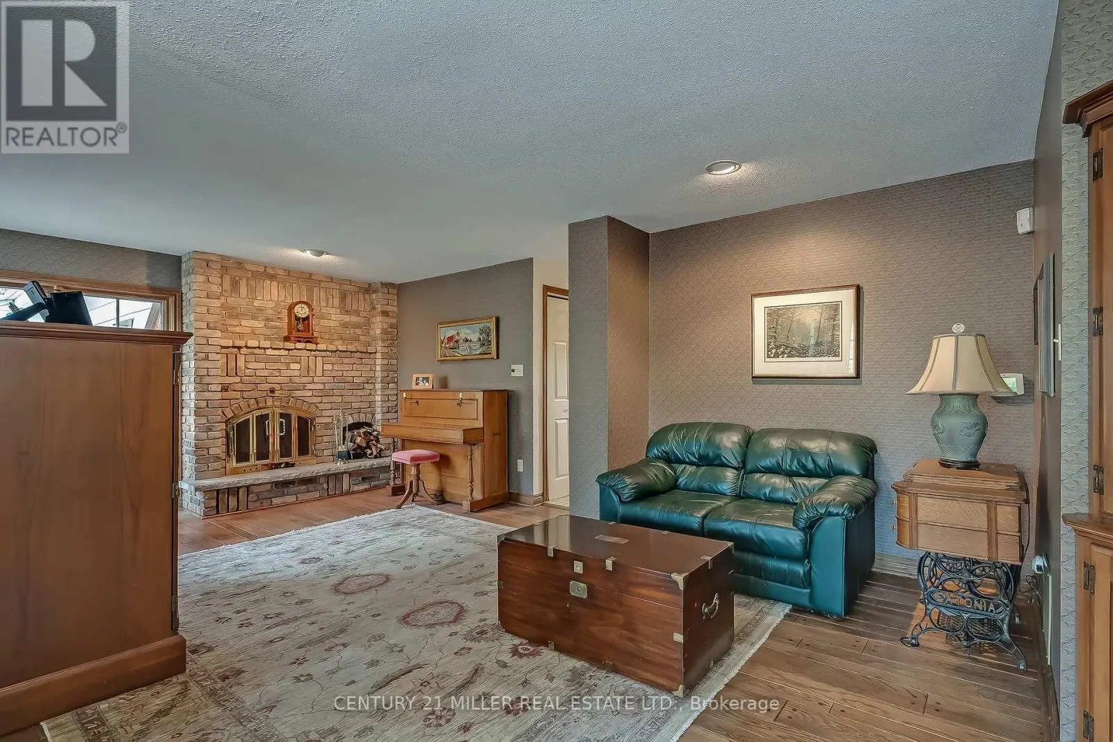 1296 CUMNOCK CRESCENT