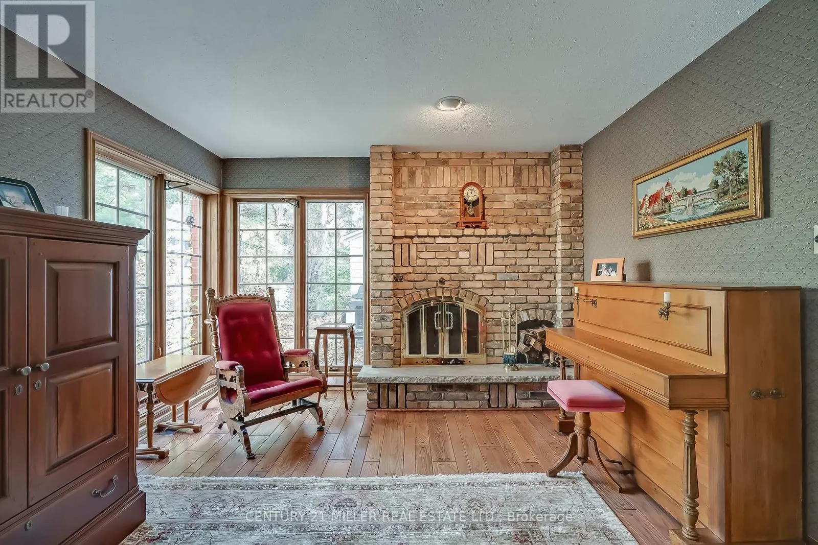 1296 CUMNOCK CRESCENT