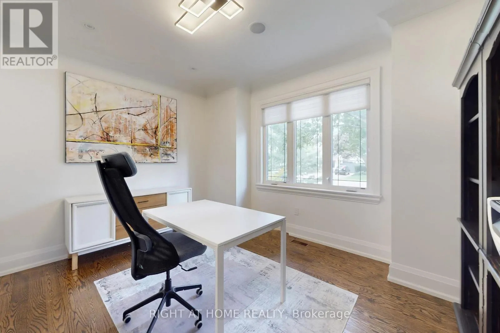 490 ORCHARD DRIVE