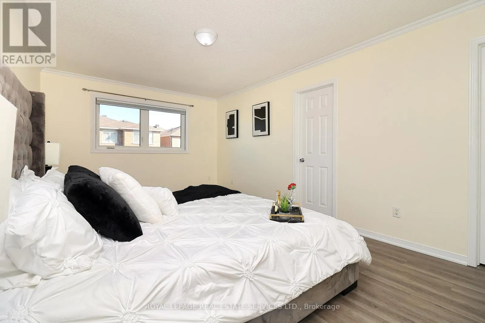 1747 COBRA CRESCENT