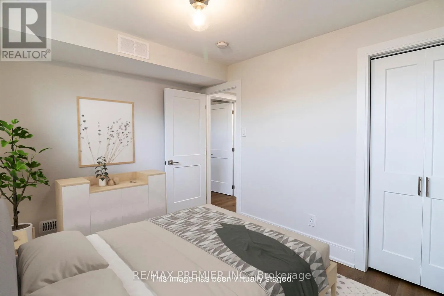 2461 PADSTOW CRESCENT