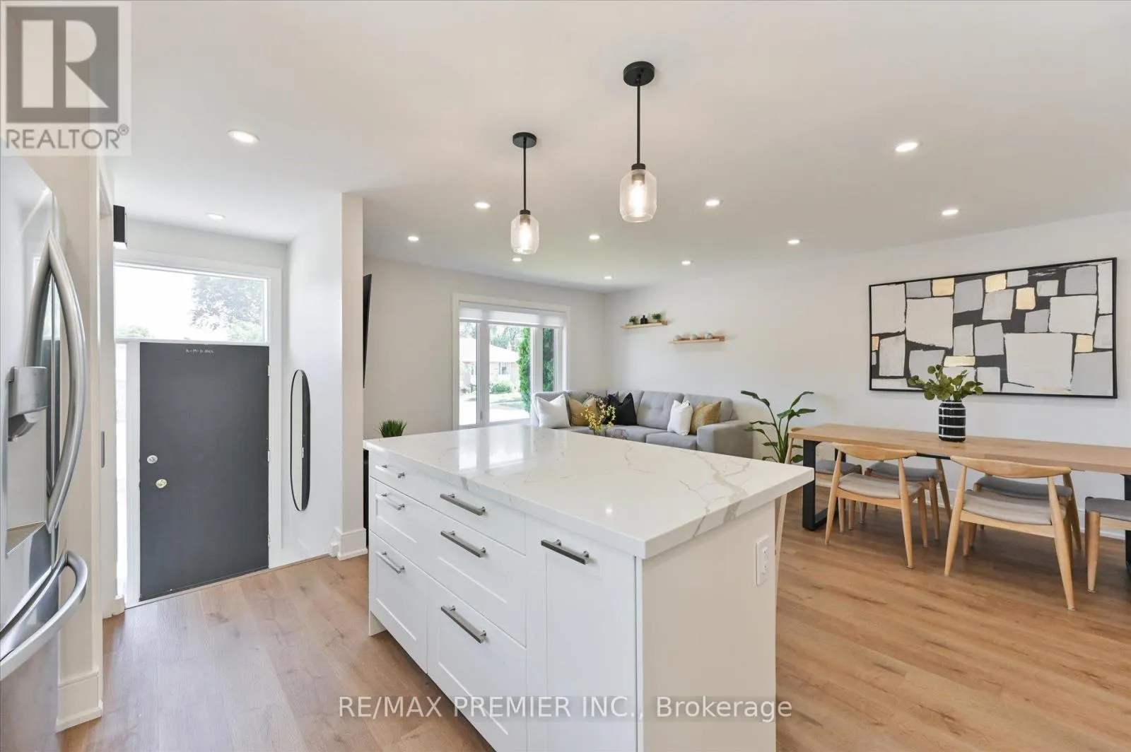 2461 PADSTOW CRESCENT
