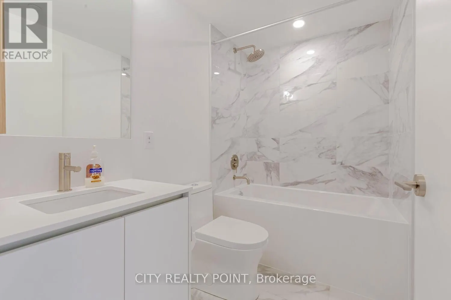 820 - 1100 SHEPPARD AVENUE W