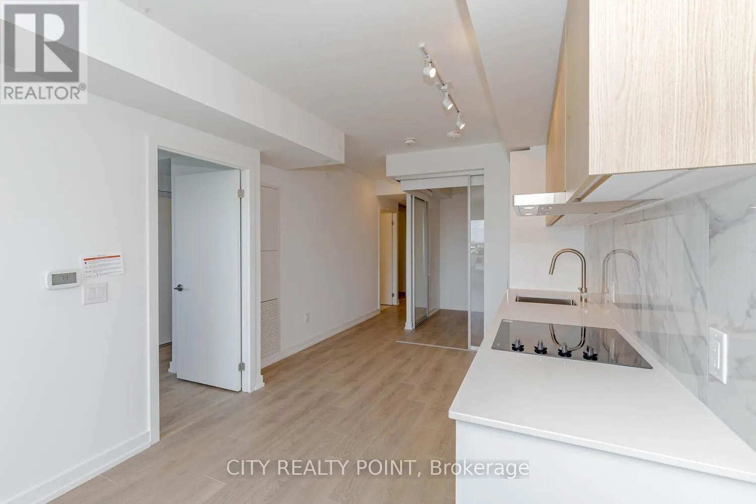 820 - 1100 SHEPPARD AVENUE W