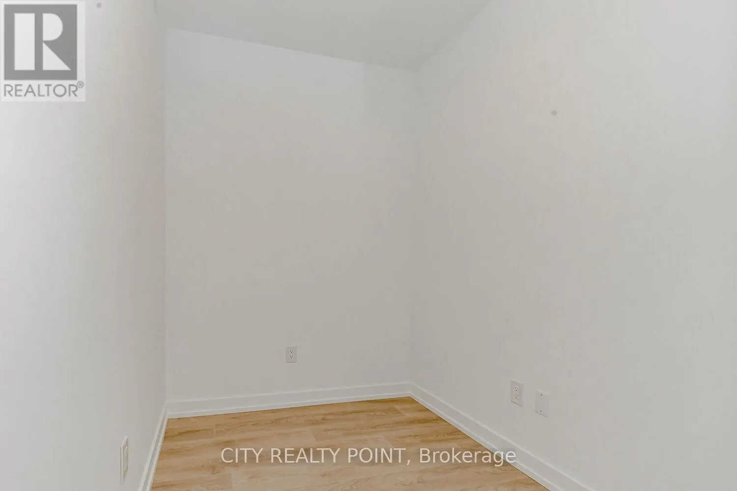 820 - 1100 SHEPPARD AVENUE W