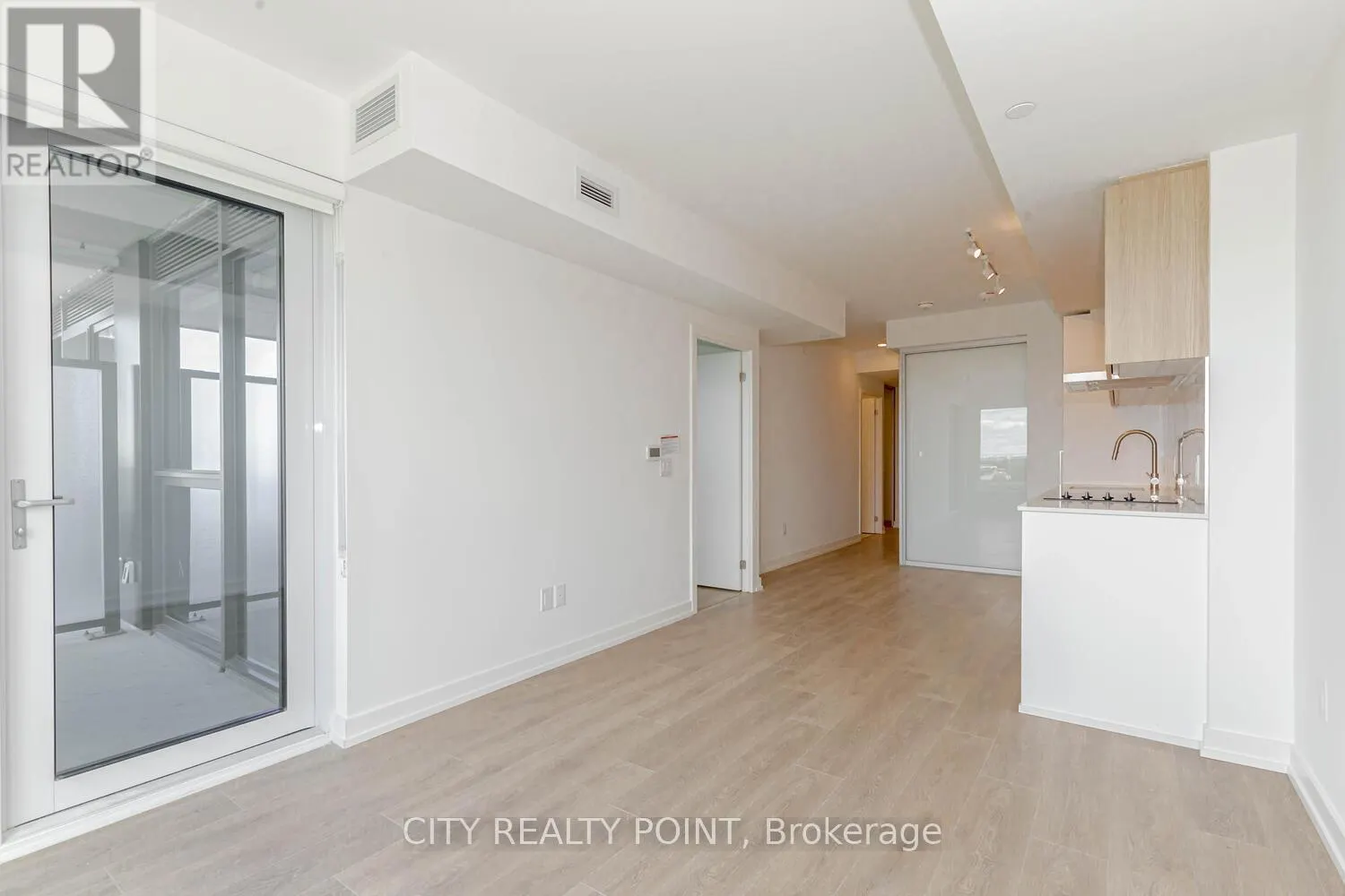 820 - 1100 SHEPPARD AVENUE W
