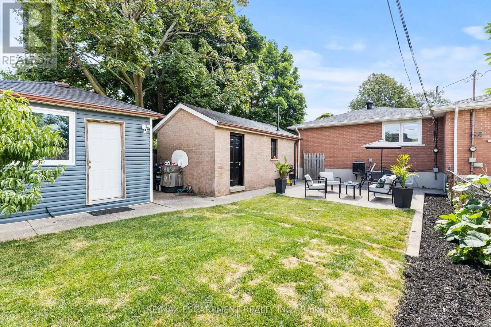 1298 NAPIER CRESCENT