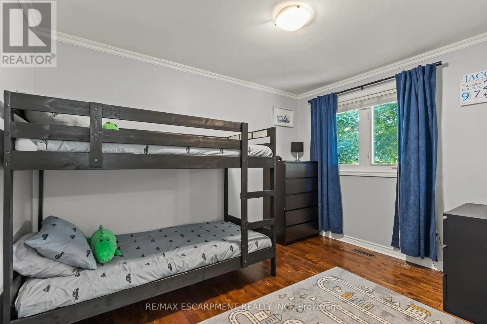 1298 NAPIER CRESCENT