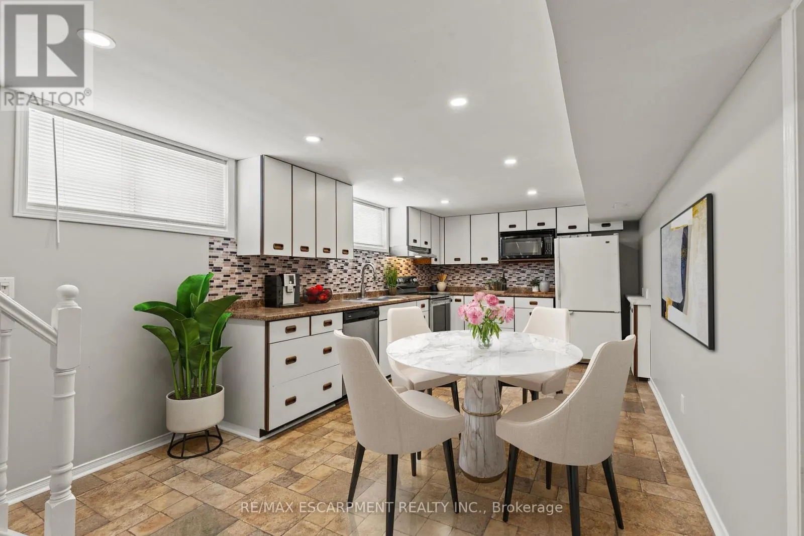 1298 NAPIER CRESCENT