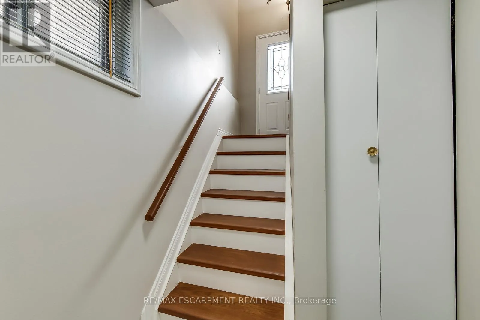 2309 MALCOLM CRESCENT