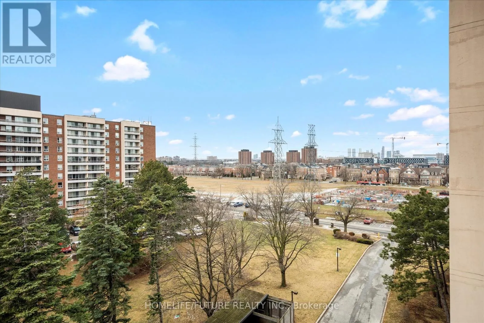 712 - 25 FOUR WINDS DRIVE